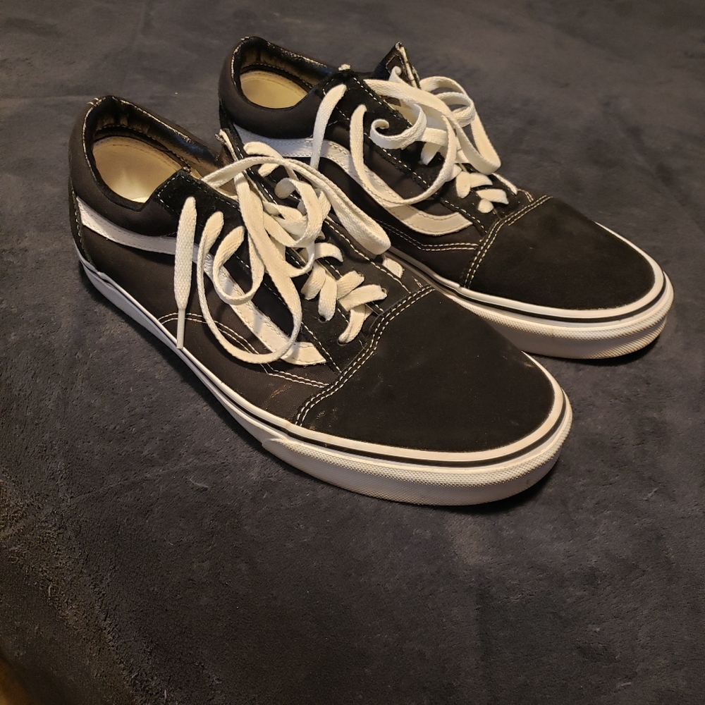 Vans Skate Shoes Black and White Sz11.5